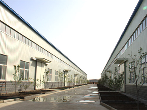 我公司焊接车间领班王永明荣获保定市“劳动模范”称号